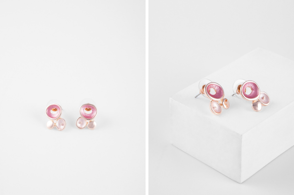 dodatki-do-blekitnej-sukienki-jakie